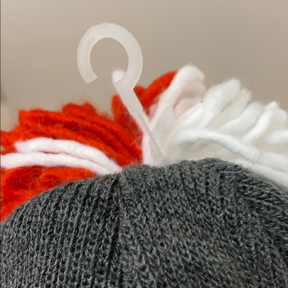 NWT Gray New York Rangers Pom Reebok Hat Beanie - Picture 2 of 6